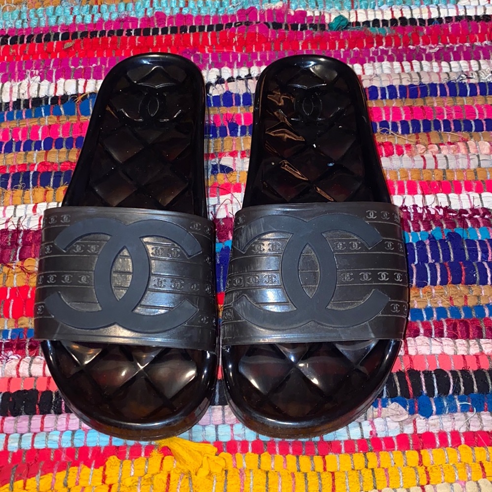 Chanel slides